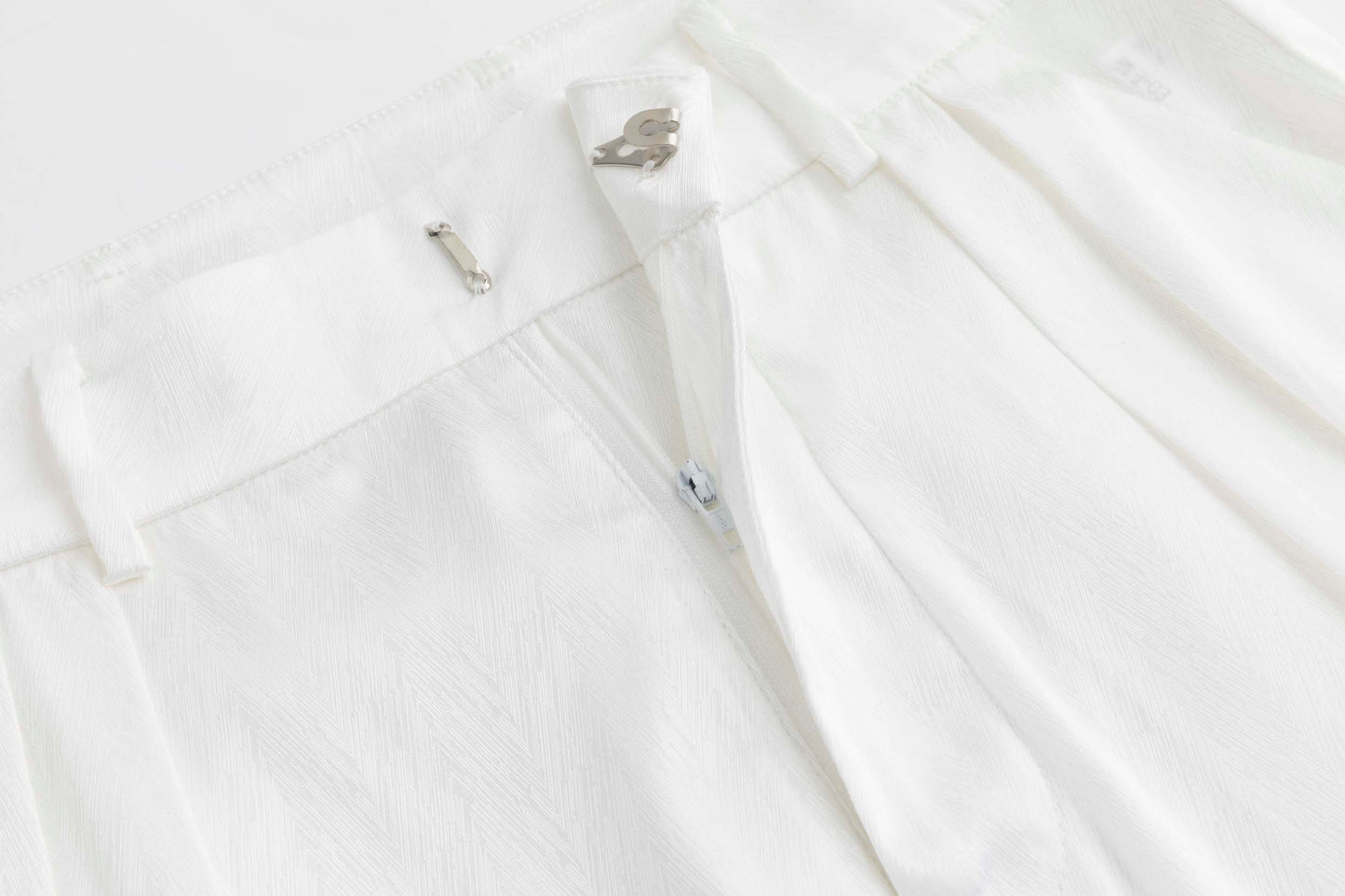 Eastern Dream - White Imitation Silk Suit