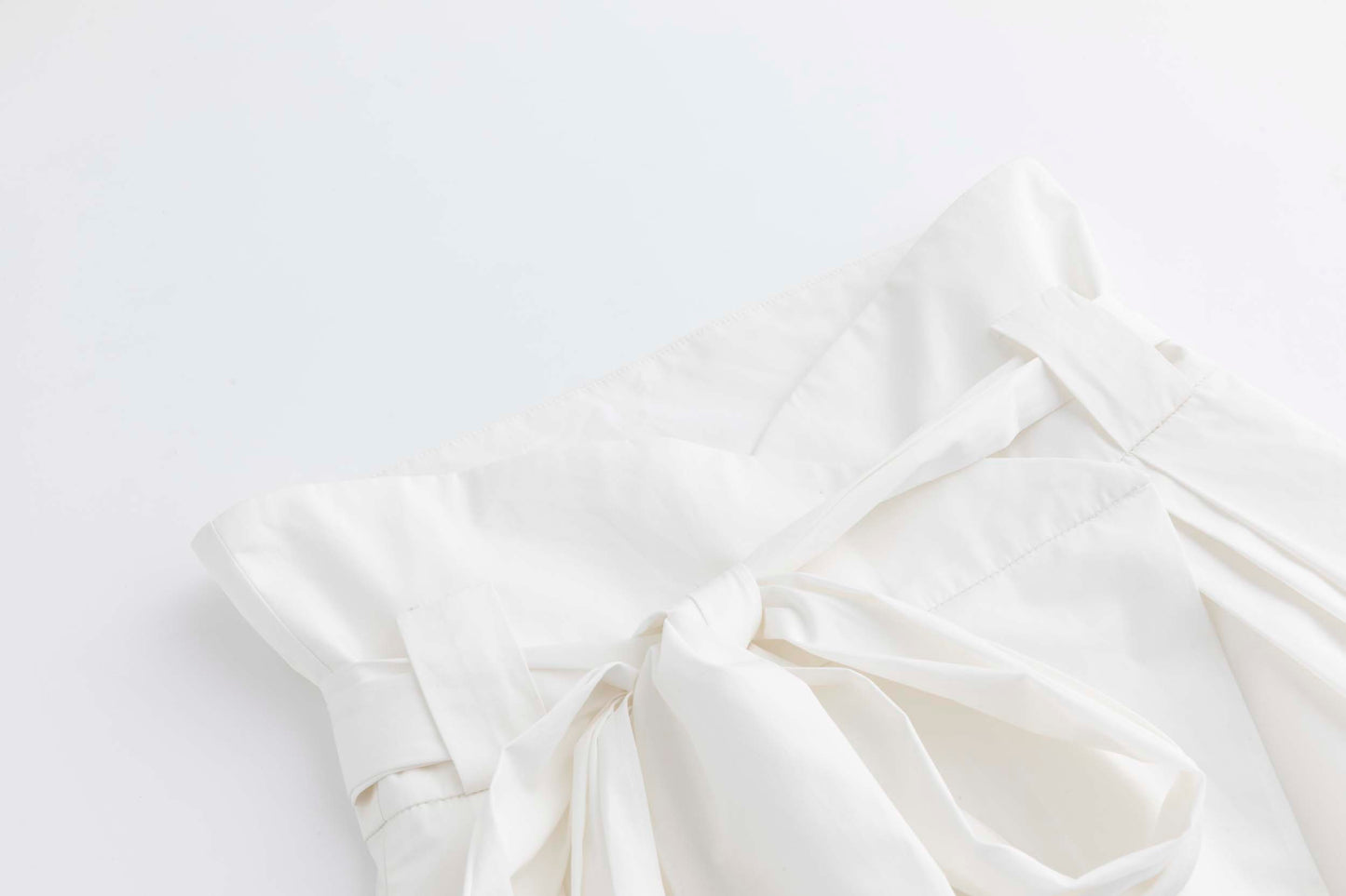 Eastern Dream – White Belted Wide-Leg Trousers