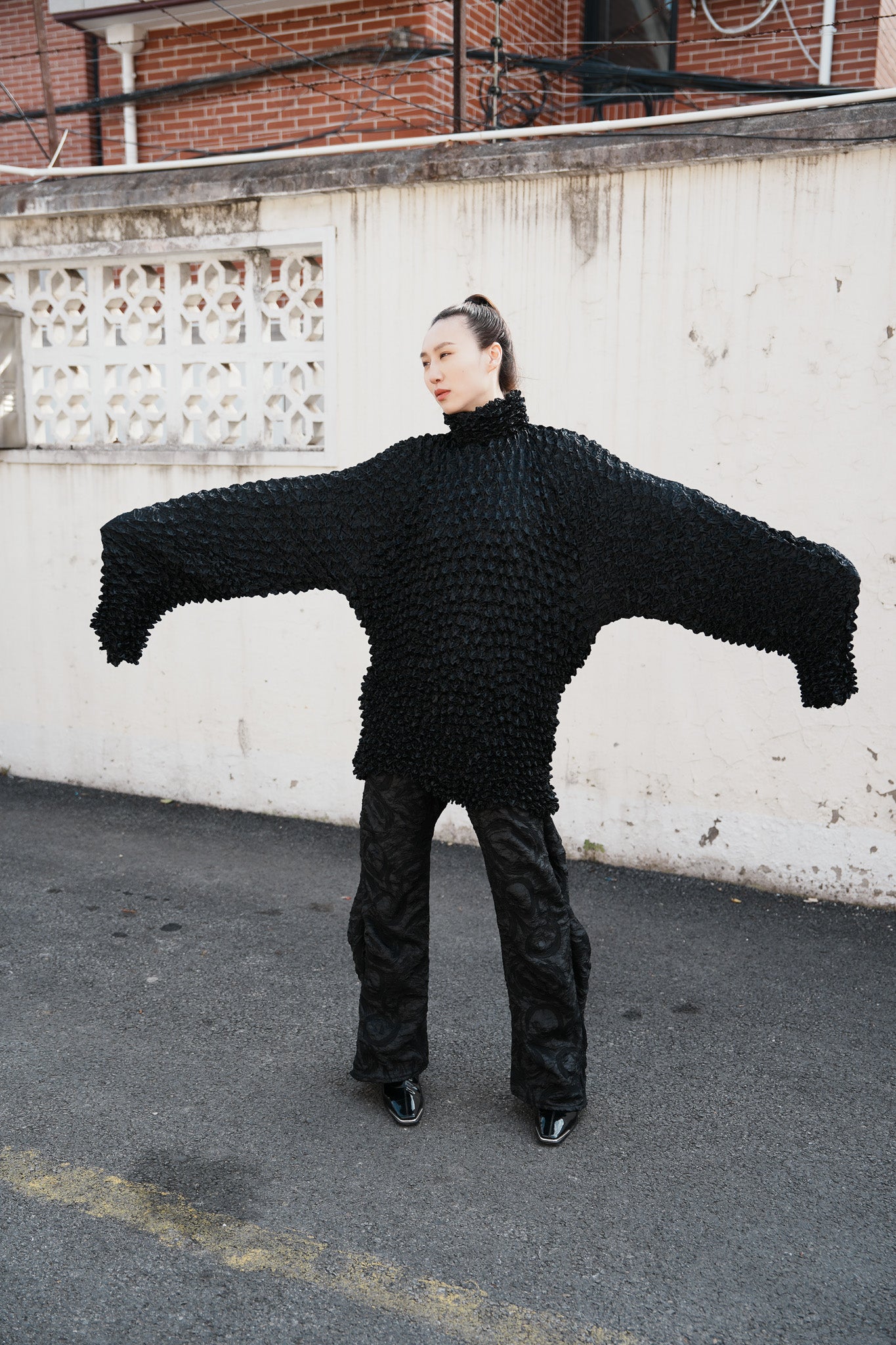 Textured oversize Knit, loose fit, Dark Avant-guard