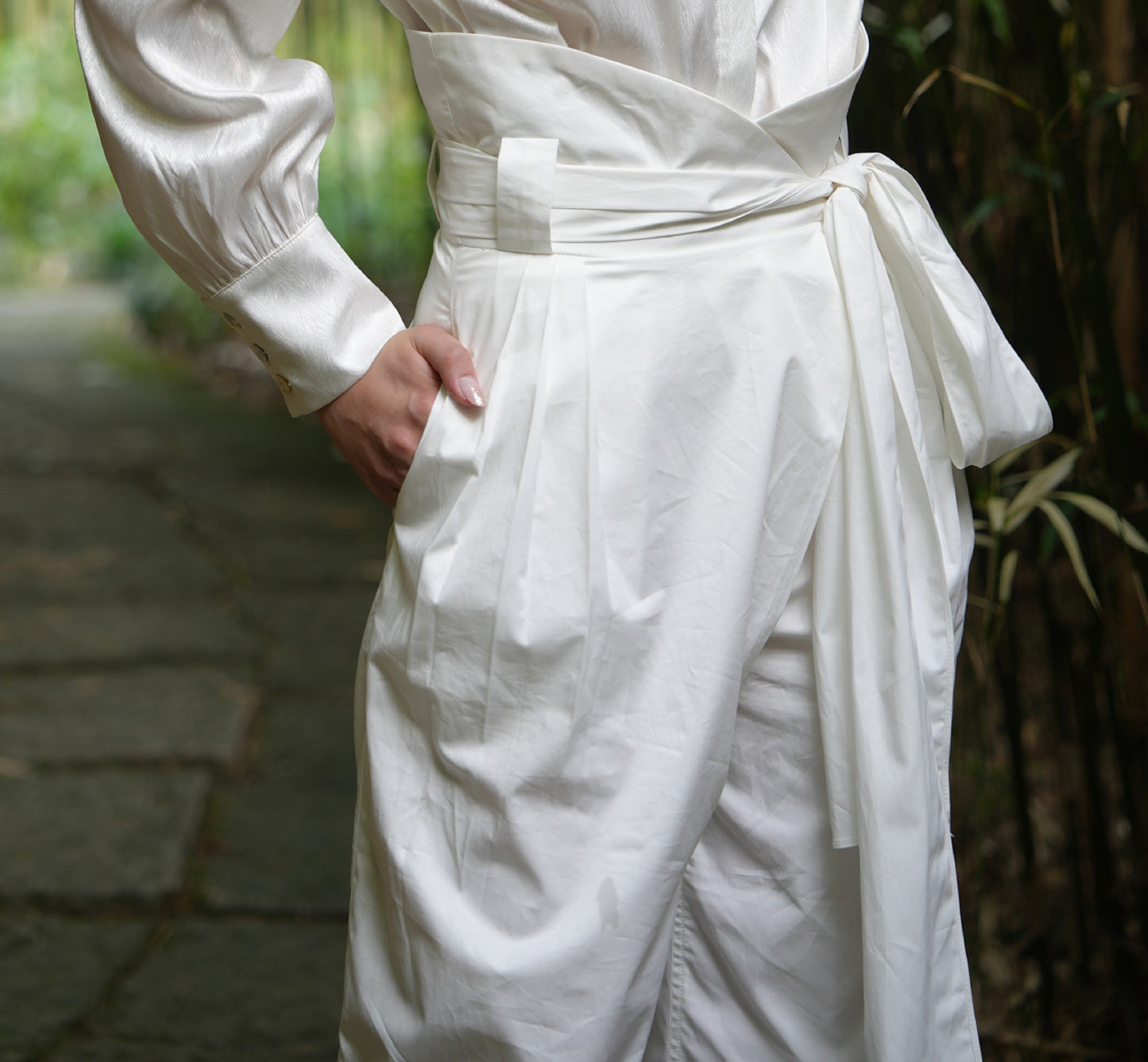 Eastern Dream – White Belted Wide-Leg Trousers